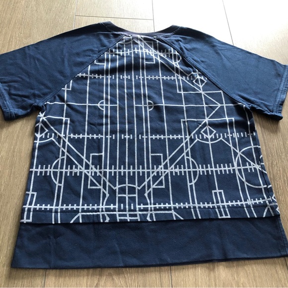 Boys top - Picture 2 of 3